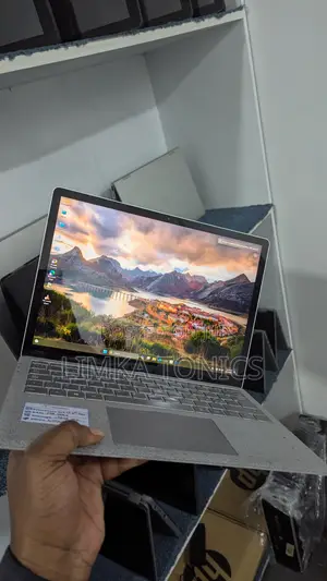 New Laptop Microsoft Surface Laptop 3 8GB Intel Core i5 SSD 256GB