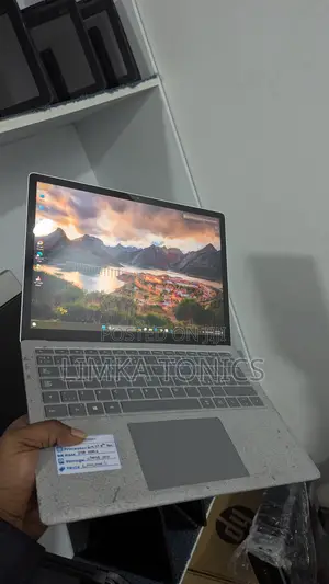 New Laptop Microsoft Surface Laptop 3 8GB Intel Core i5 SSD 256GB