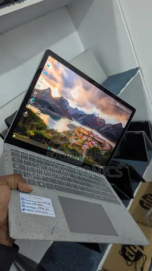 New Laptop Microsoft Surface Laptop 3 8GB Intel Core i5 SSD 256GB