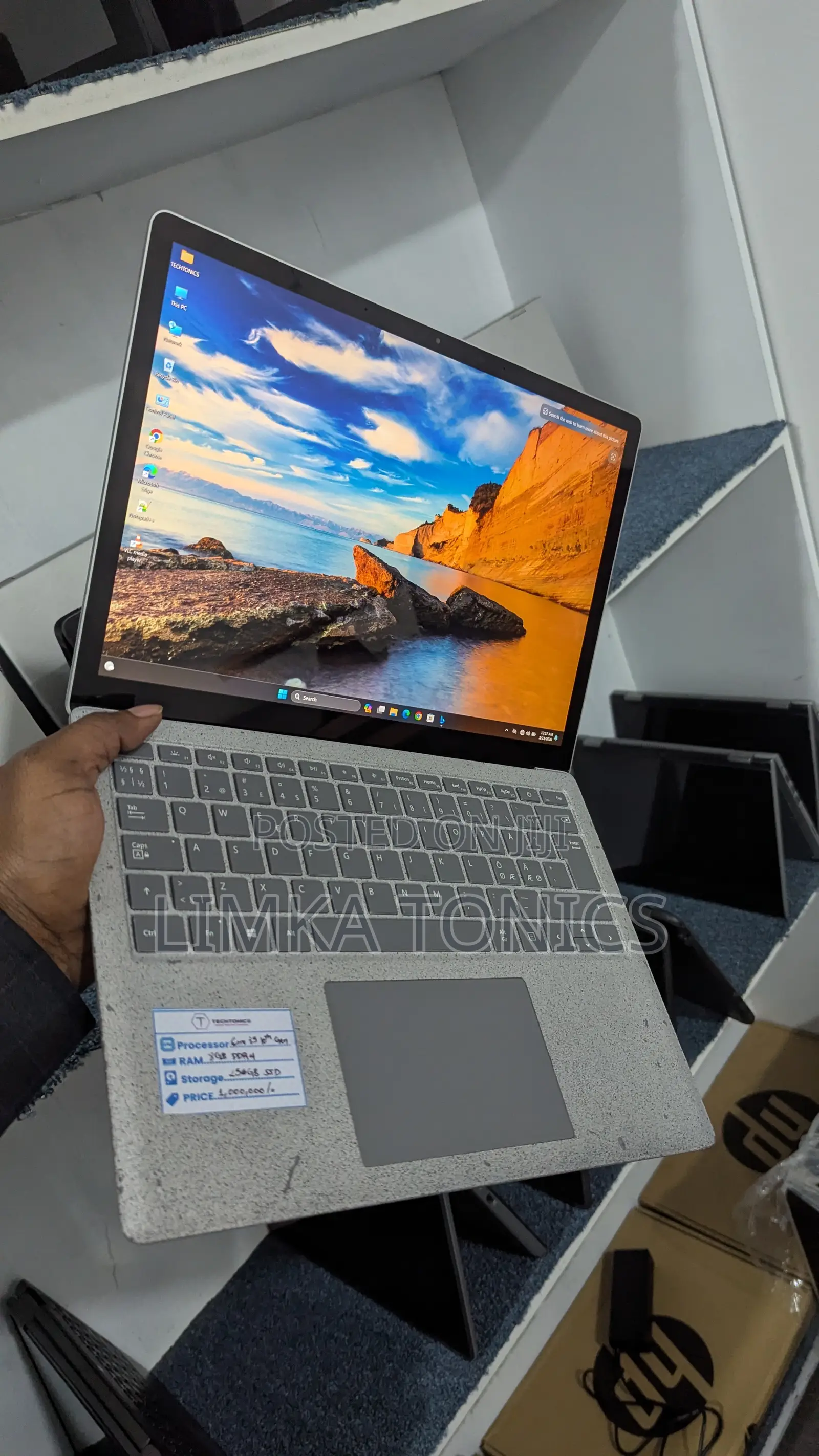 New Laptop Microsoft Surface Laptop 3 8GB Intel Core i5 SSD 256GB
