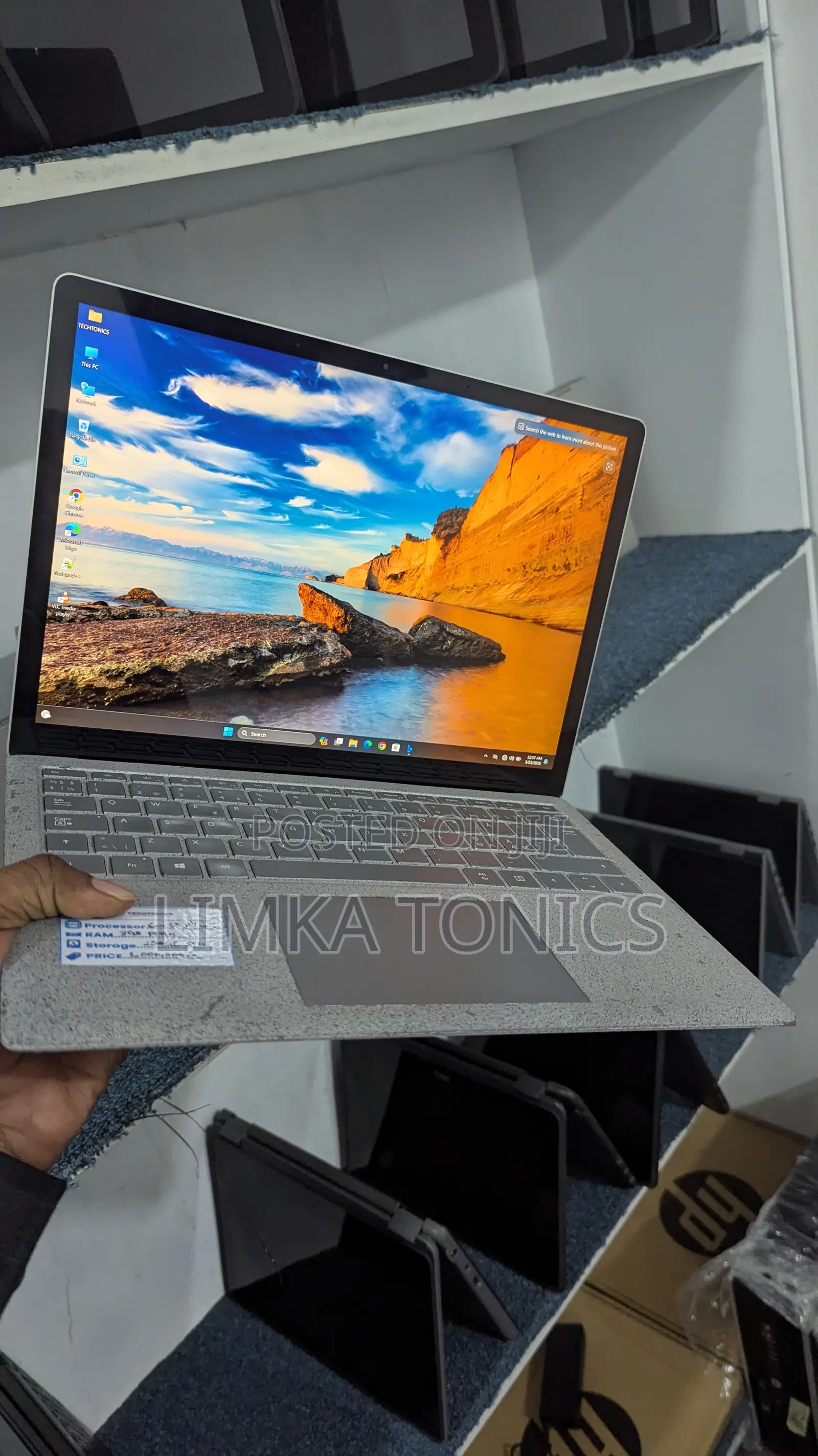 New Laptop Microsoft Surface Laptop 3 8GB Intel Core i5 SSD 256GB