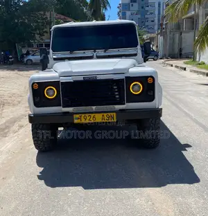 Land Rover Defender Station AWD 1997 White