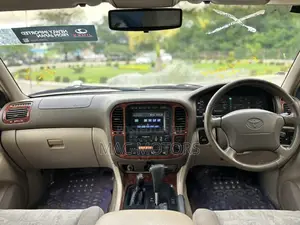 Toyota Land Cruiser 1999 White