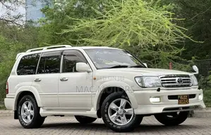 Toyota Land Cruiser 1999 White