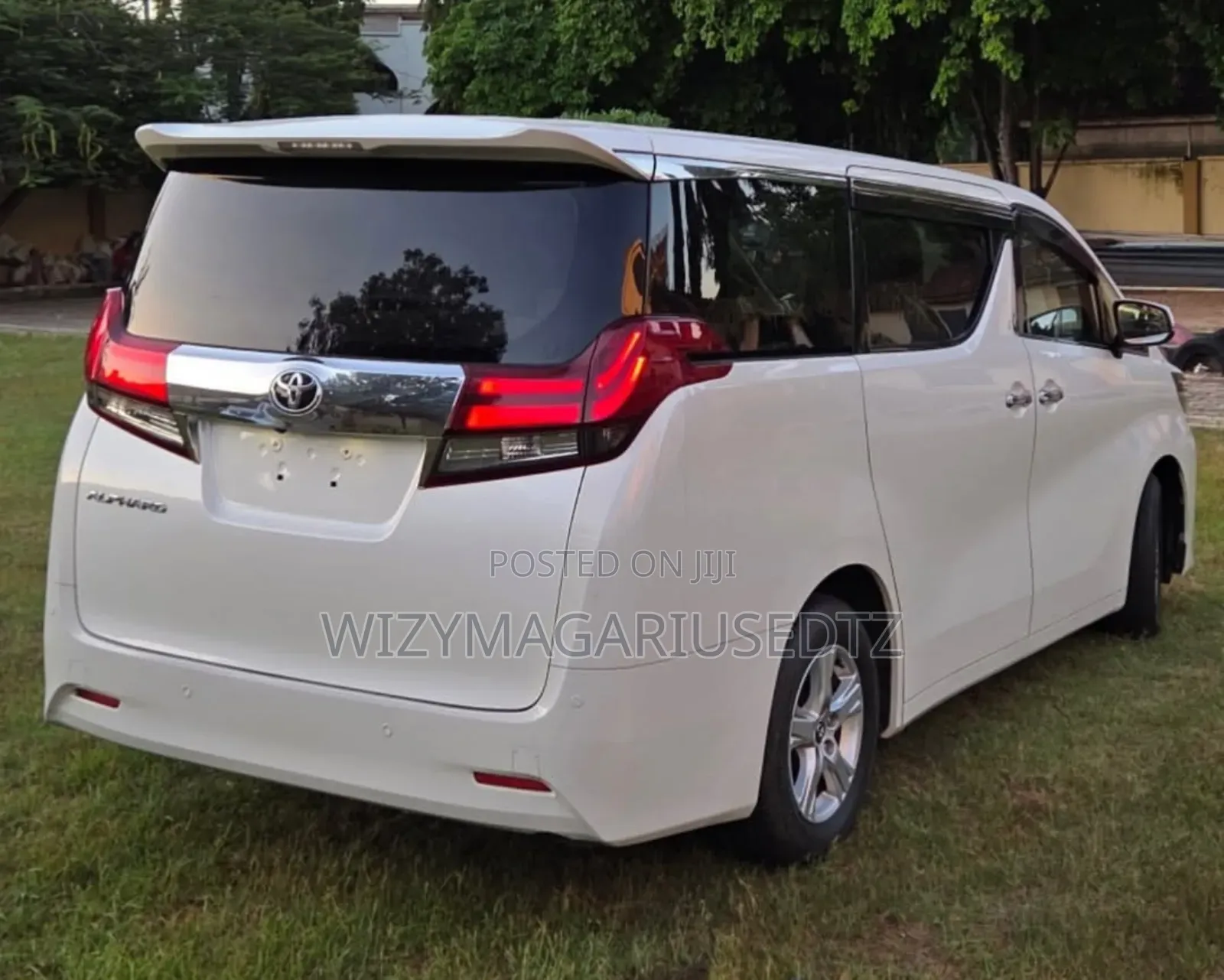 Toyota Alphard 2.4 Petrol AWD 2015 Ivory