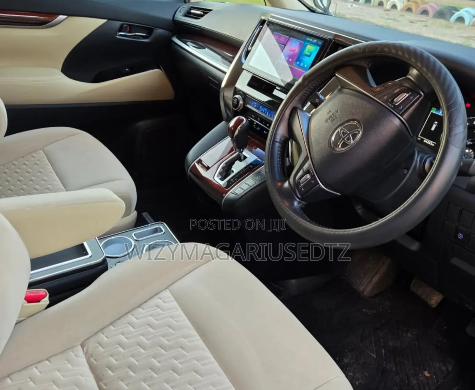 Toyota Alphard 2.4 Petrol AWD 2015 Ivory