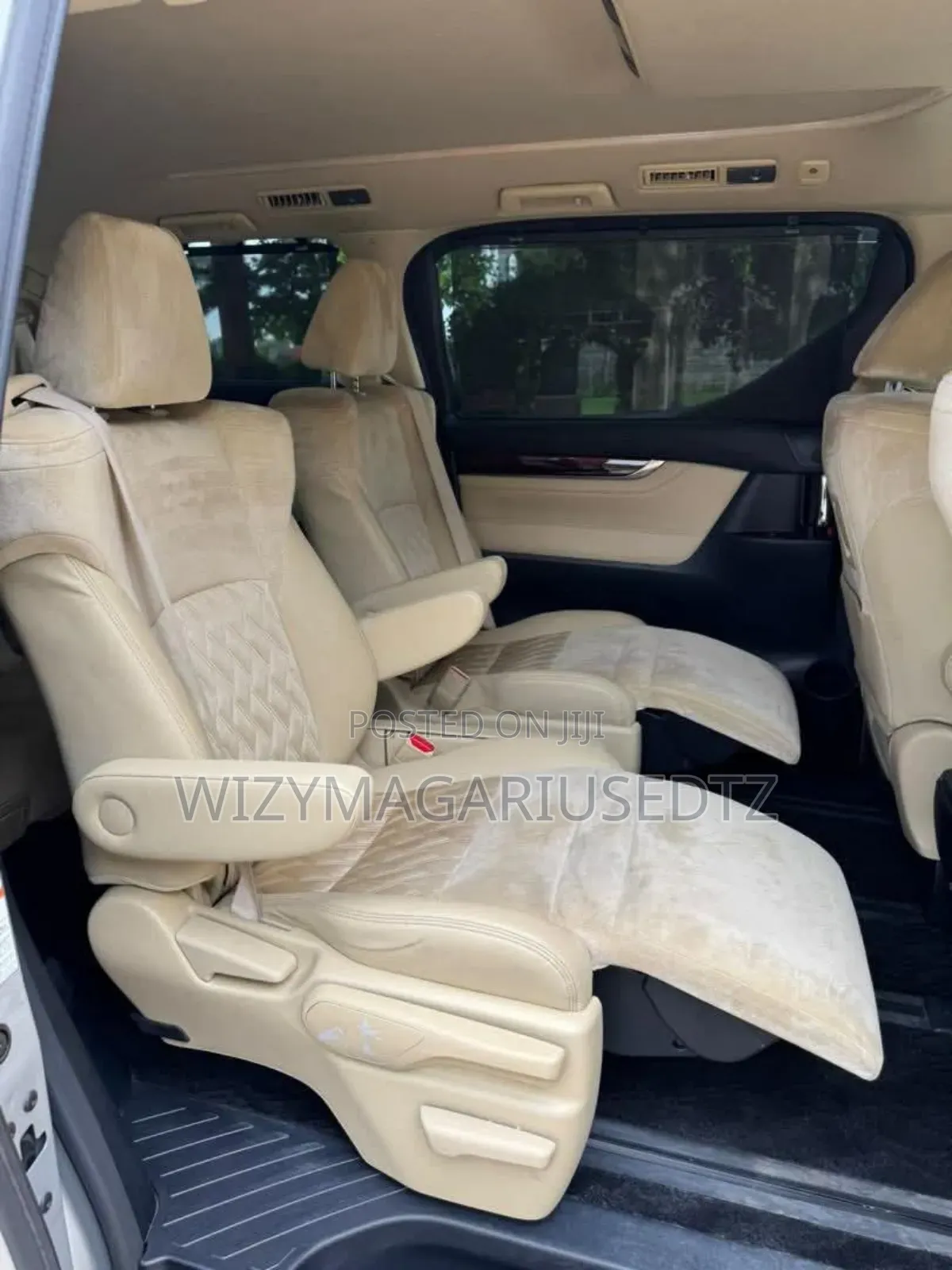 Toyota Alphard 2.4 Petrol AWD 2015 Ivory