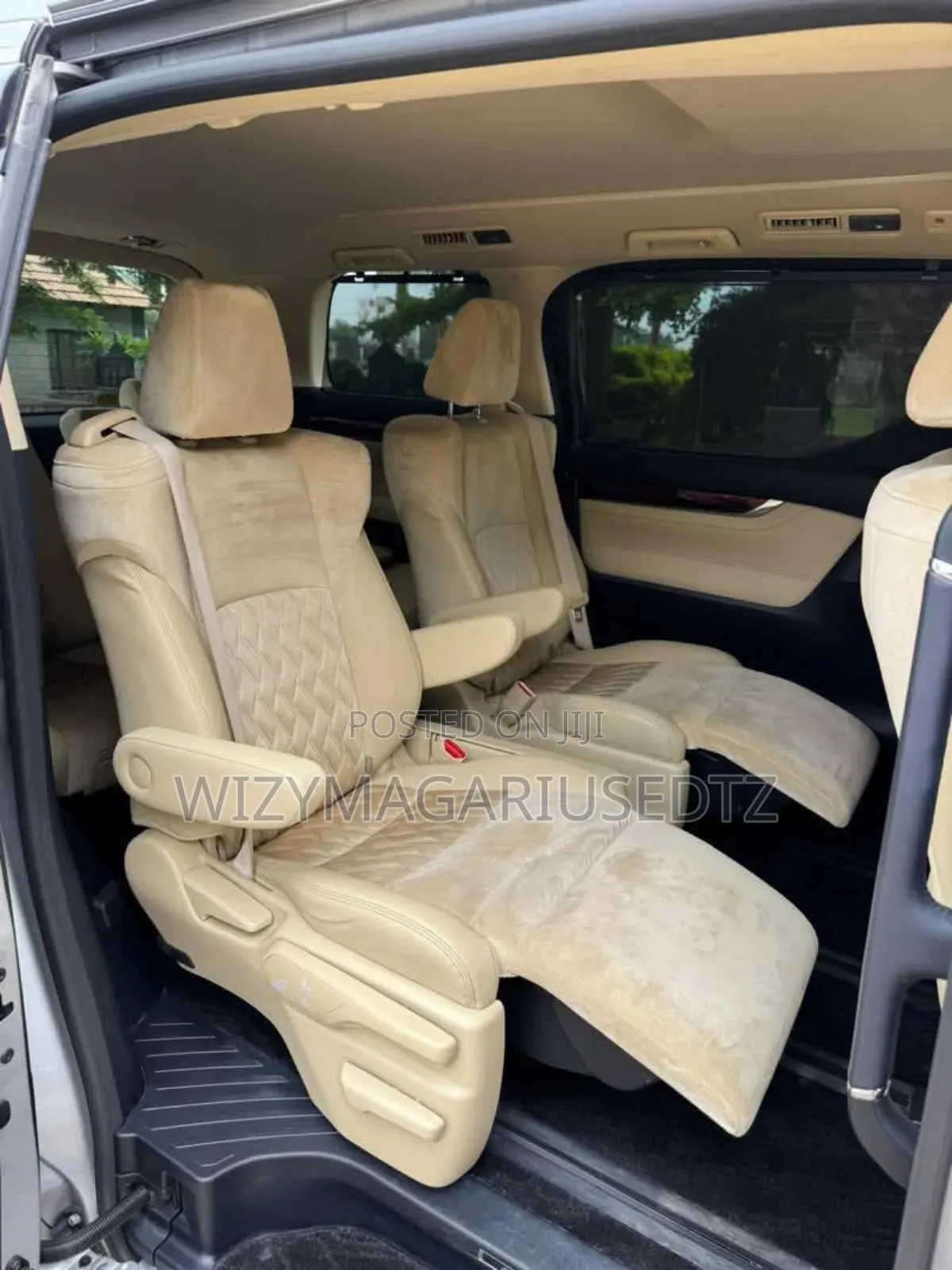 Toyota Alphard 2.4 Petrol AWD 2015 Ivory