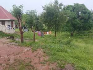 Kiwanja Kinauzwa Mbezi Luguruni Kwembe