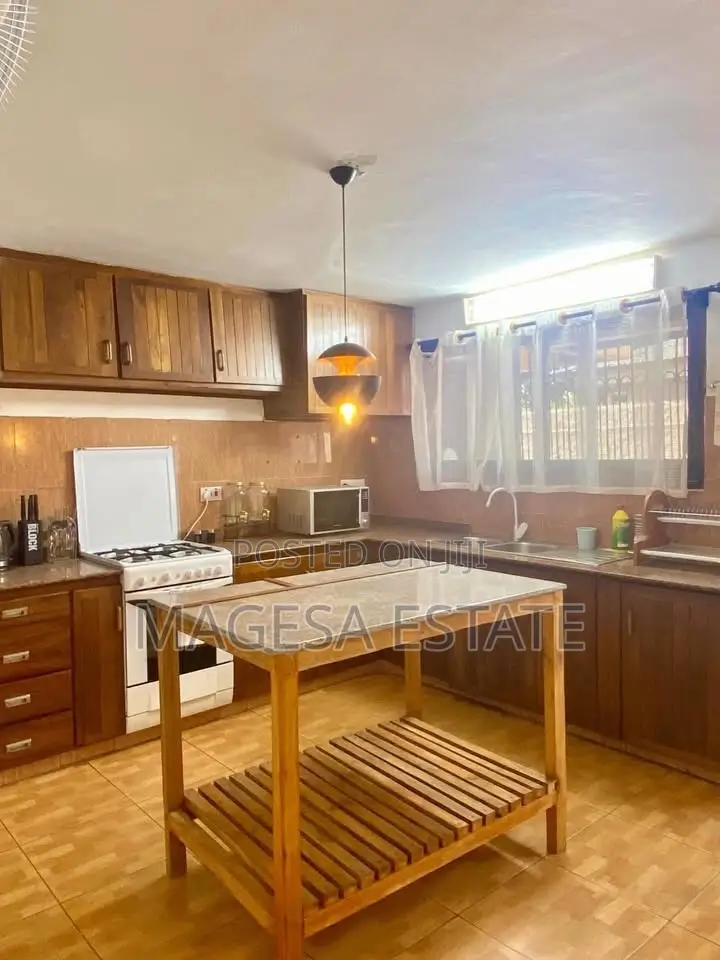 3bdrm Apartment in Best Bite Namanga for rent