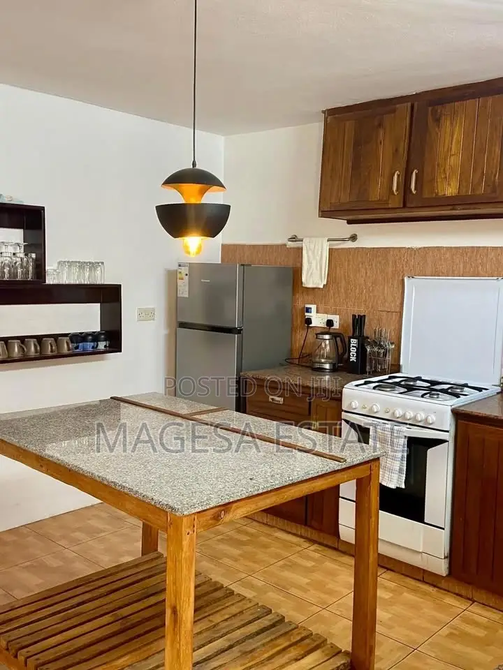 3bdrm Apartment in Best Bite Namanga for rent