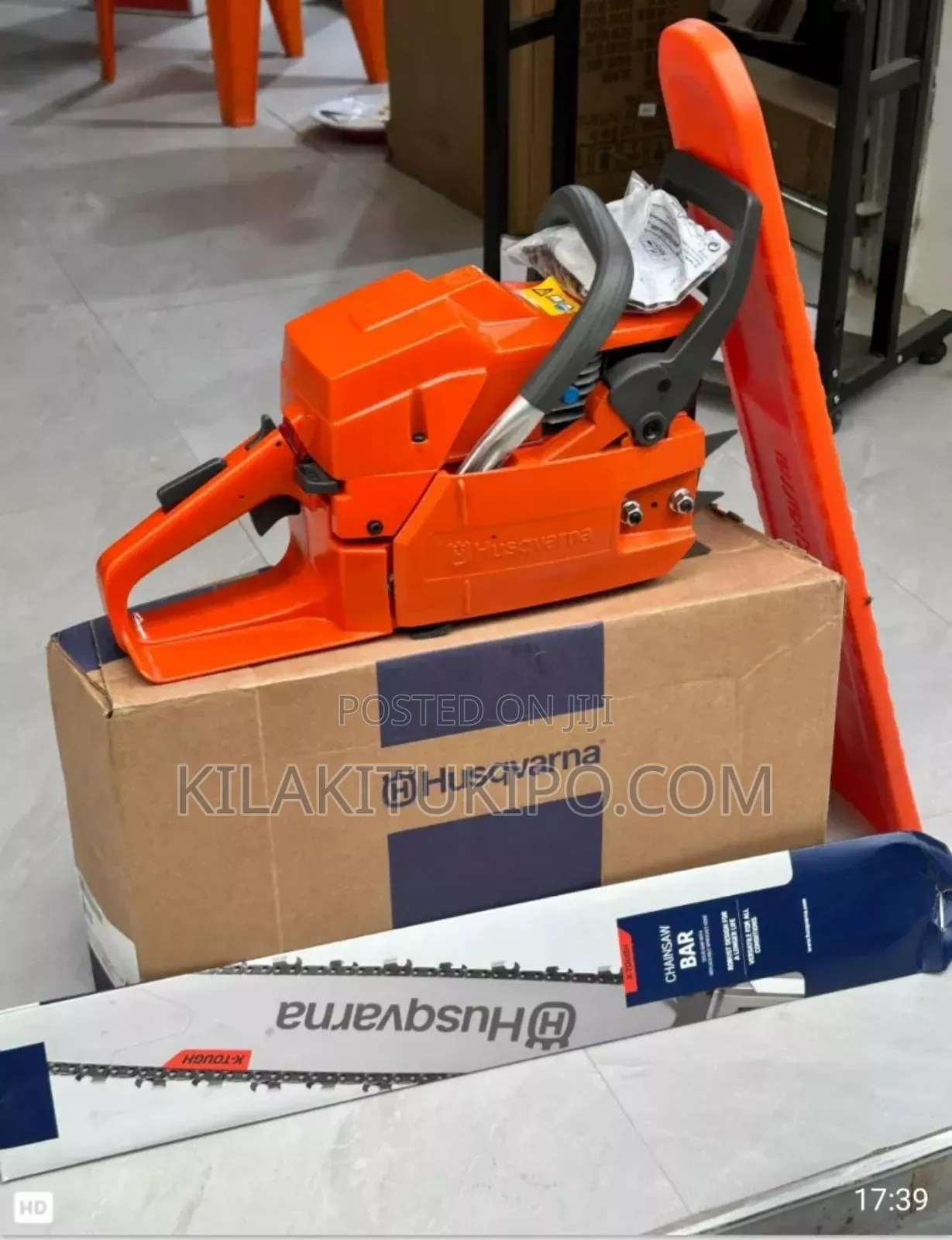 272xp  Husqvarna Chain Saw