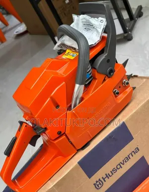 272xp  Husqvarna Chain Saw