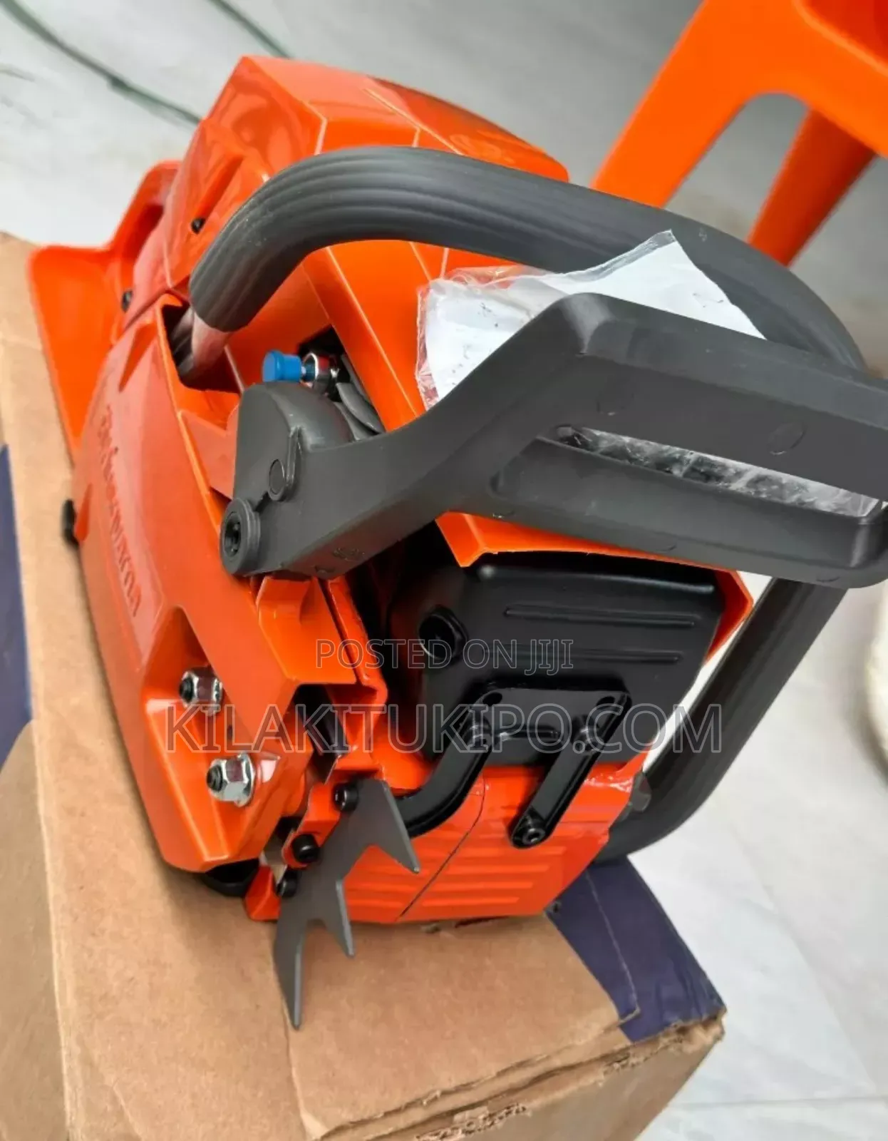 272xp  Husqvarna Chain Saw