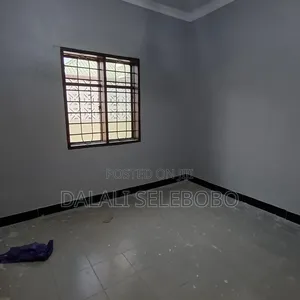4bedrooms Stand Alone Private Office Pia