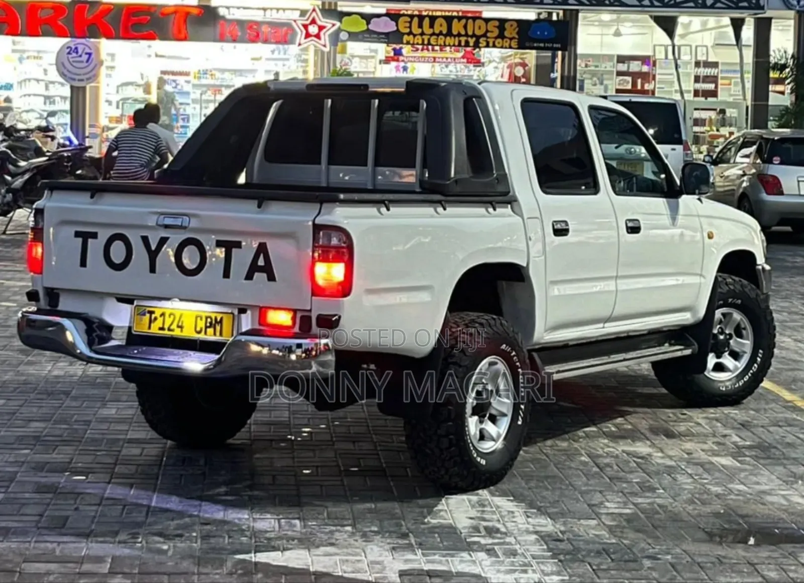 Toyota Hilux 2006 White