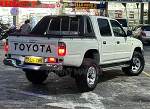 Toyota Hilux 2006 White