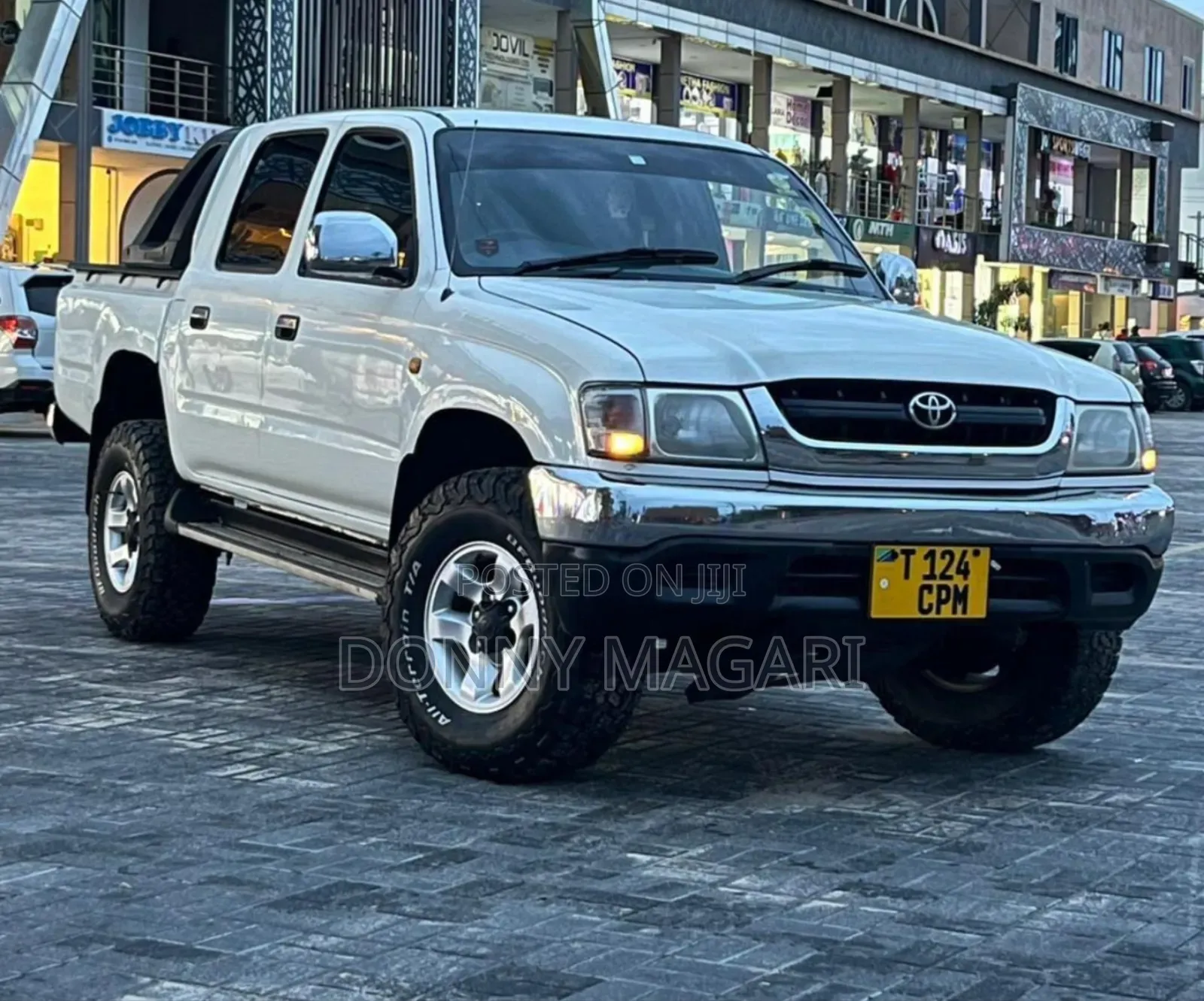 Toyota Hilux 2006 White