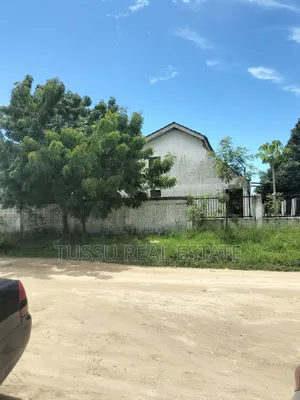5bdrm House in Mbezibeach Makonde for sale