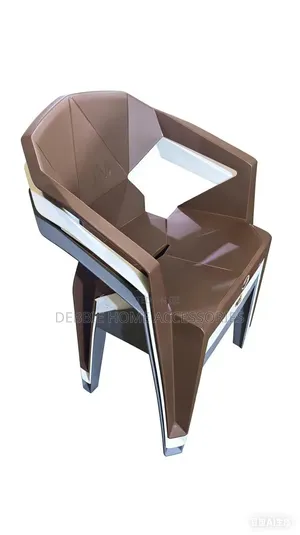 Geometric Plastic Chair( Muze Chair)