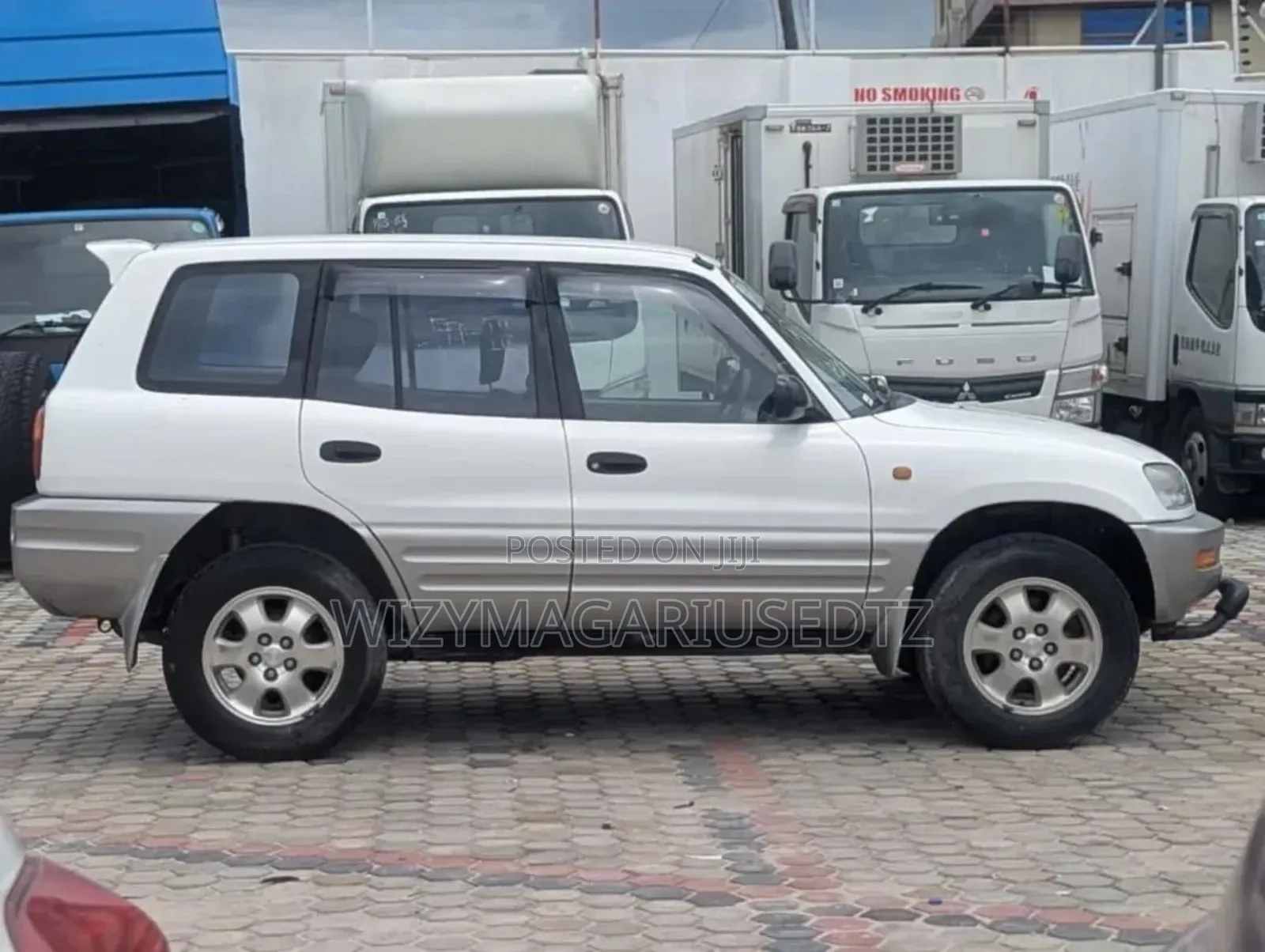 Toyota RAV4 1996 White