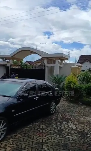 5bdrm House in Mtoni for sale