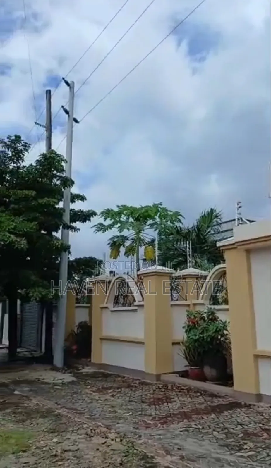 5bdrm House in Mtoni for sale