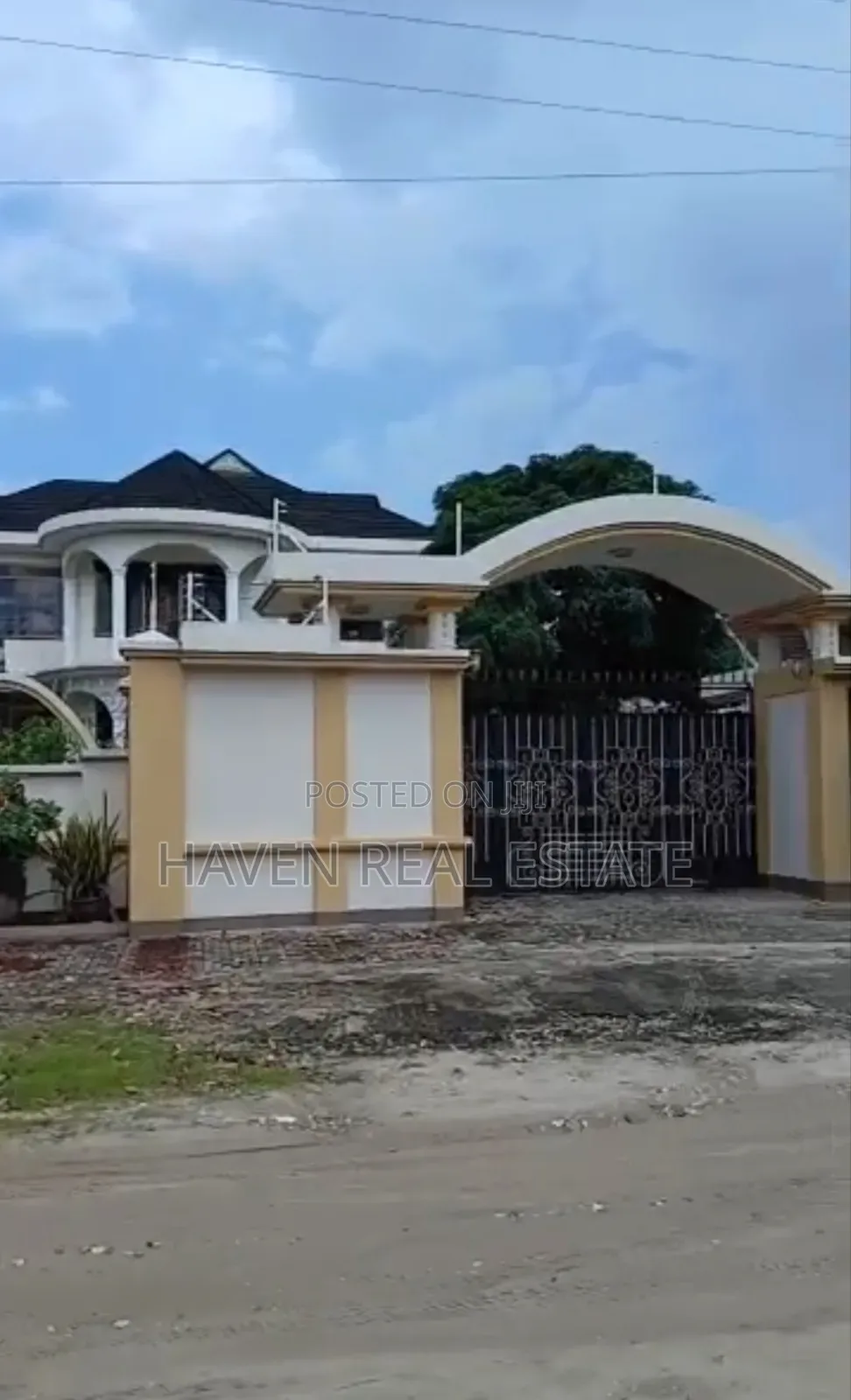 5bdrm House in Mtoni for sale