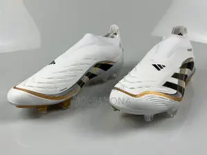 Adidas Predator Elite Laceless Fg Football Boots in a White