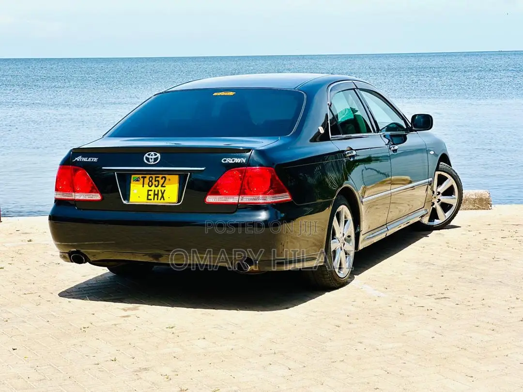 Toyota Crown 2004 Black