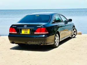 Toyota Crown 2004 Black