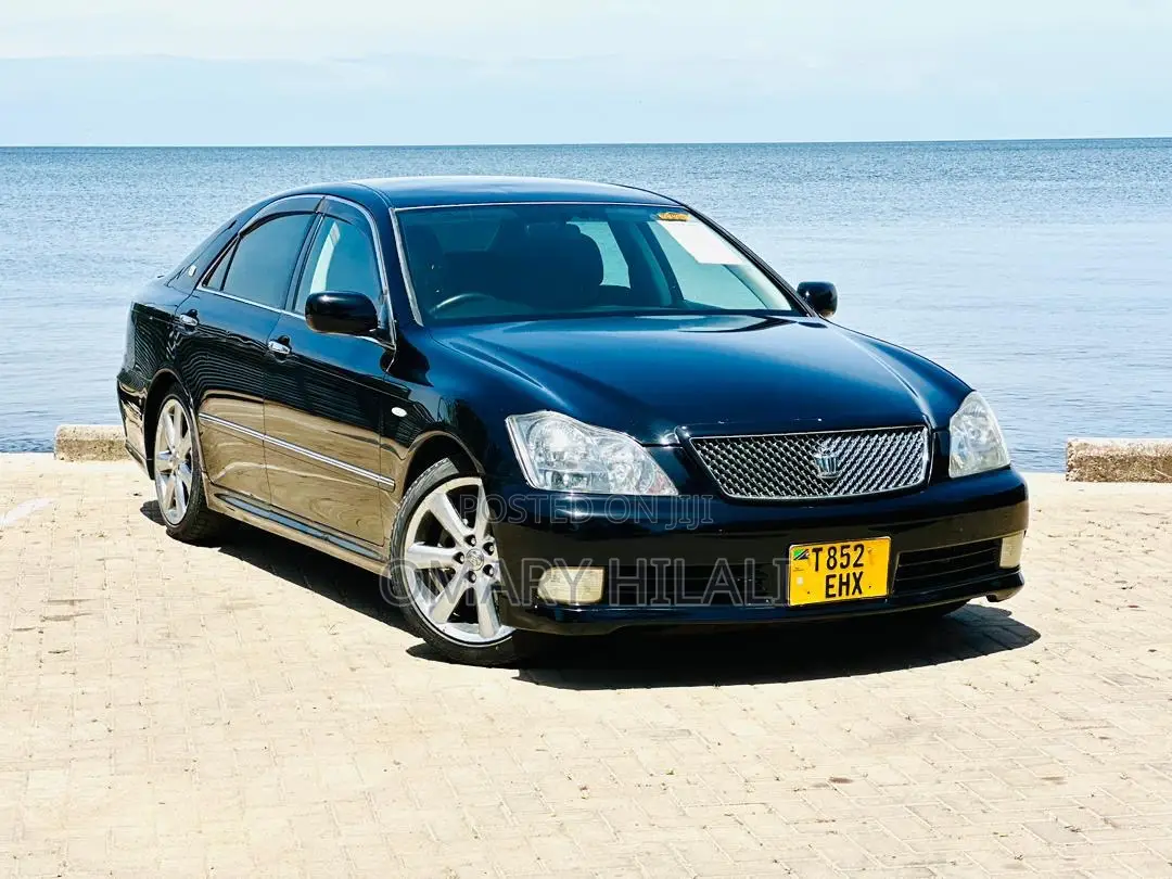 Toyota Crown 2004 Black
