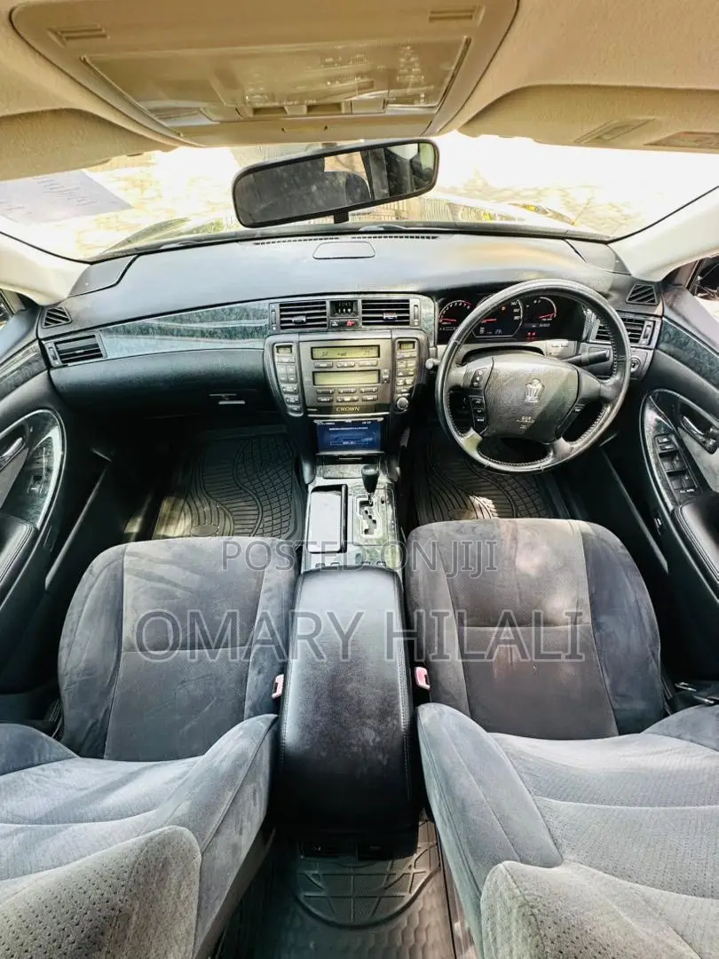 Toyota Crown 2004 Black