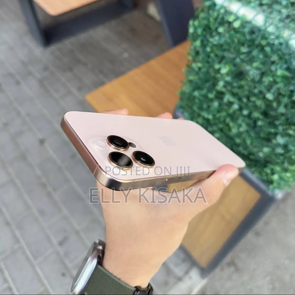 New Apple iPhone 16 Pro Max 256 GB Gold