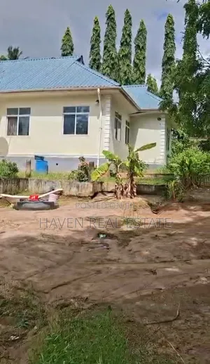 4bdrm House in Goba for sale