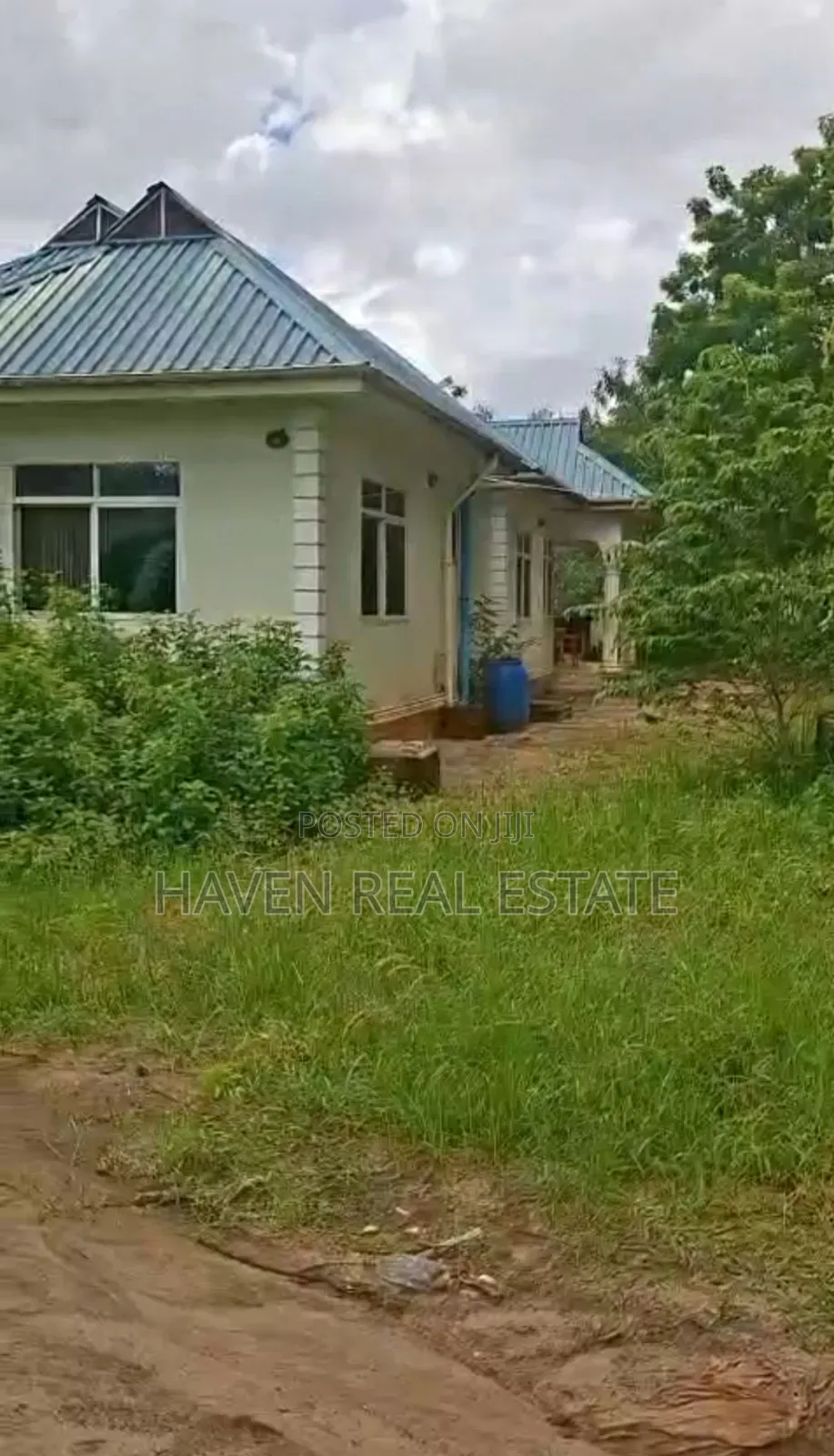 4bdrm House in Goba for sale
