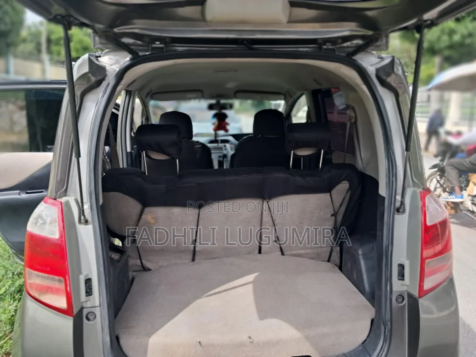 Toyota Ractis 2006 Gray