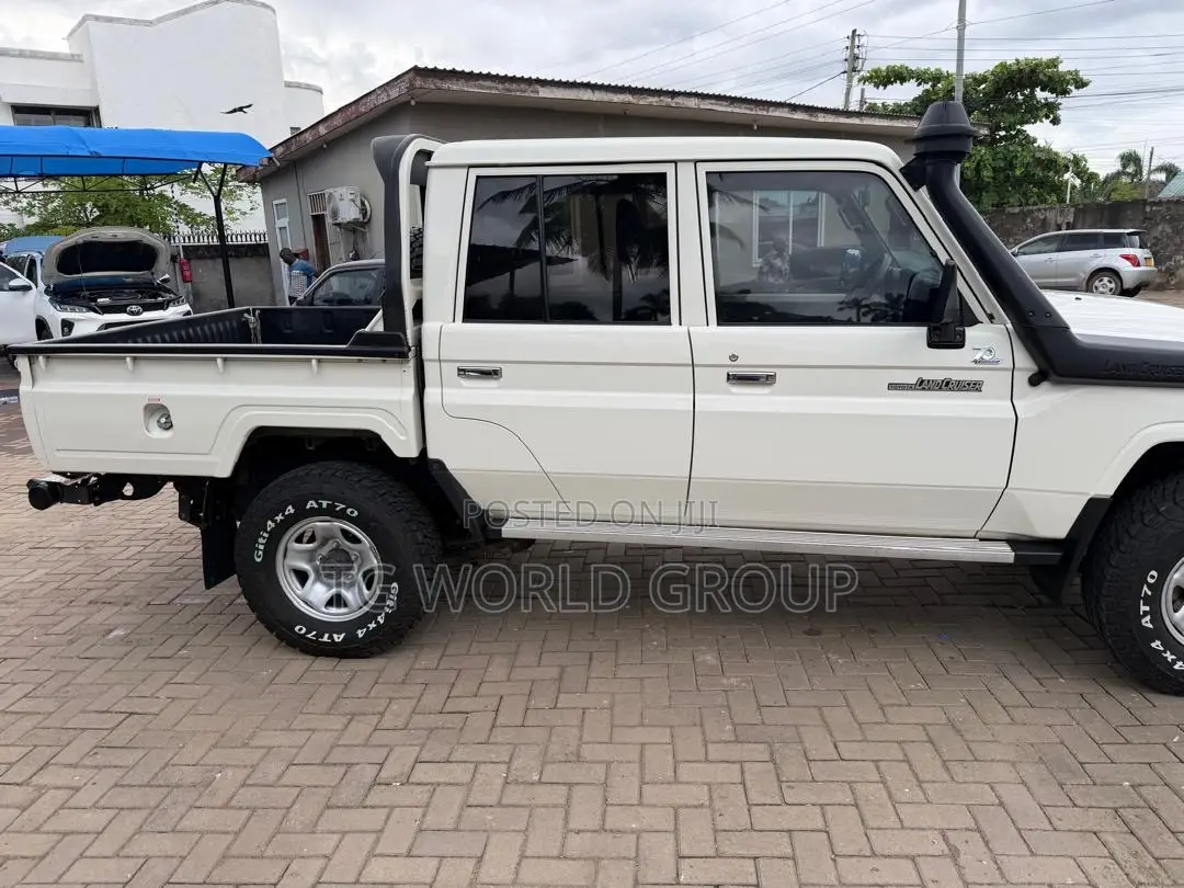 Toyota Land Cruiser 79 Series 2022 White