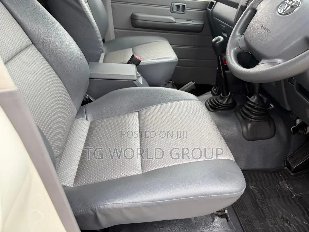 Toyota Land Cruiser 79 Series 2022 White