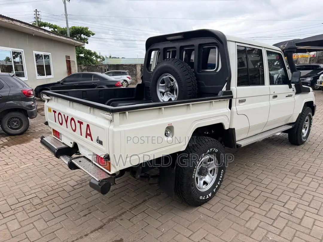 Toyota Land Cruiser 79 Series 2022 White