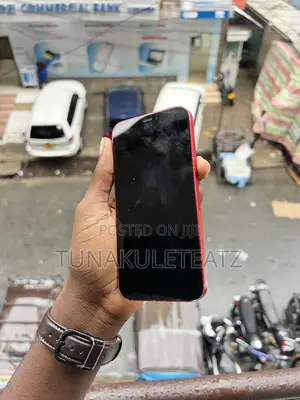 Apple iPhone 12 64 GB Red