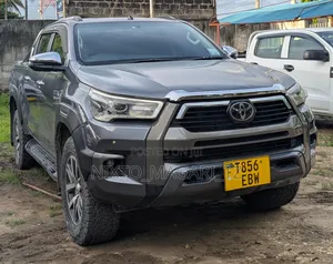 Toyota Hilux 2017 Gray