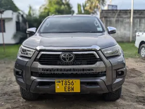 Toyota Hilux Revo Double Cab Deisel 2.8 AWD 2017 Gray