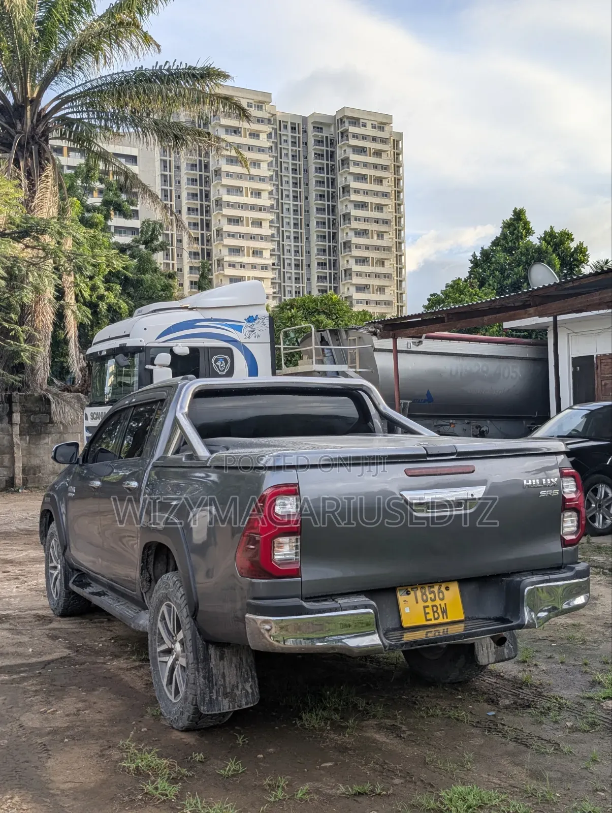 Toyota Hilux Revo Double Cab Deisel 2.8 AWD 2017 Gray