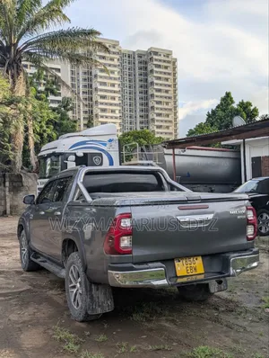 Toyota Hilux Revo Double Cab Deisel 2.8 AWD 2017 Gray