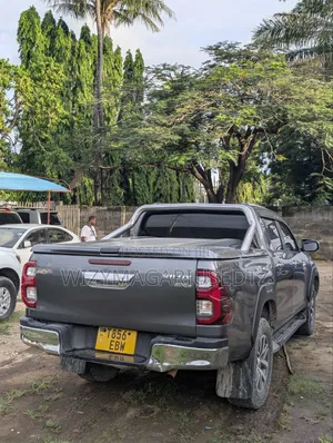 Toyota Hilux Revo Double Cab Deisel 2.8 AWD 2017 Gray