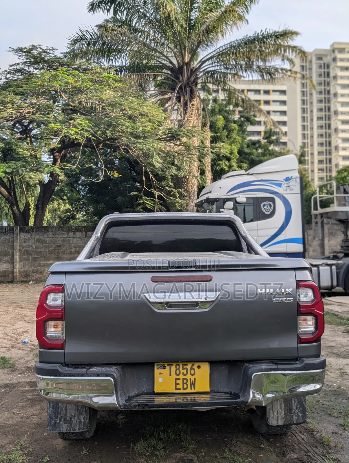 Toyota Hilux Revo Double Cab Deisel 2.8 AWD 2017 Gray