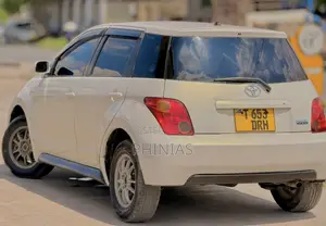 Toyota IST 2004 White