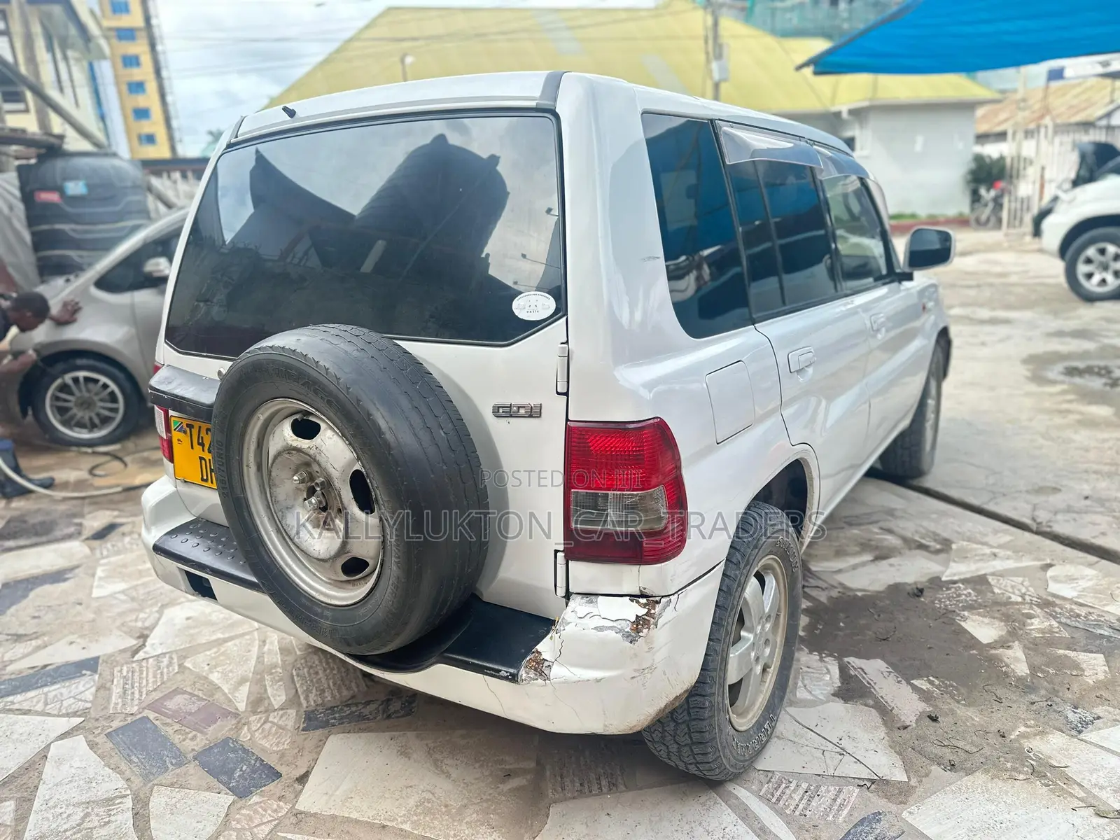 Mitsubishi Pajero 2005 White