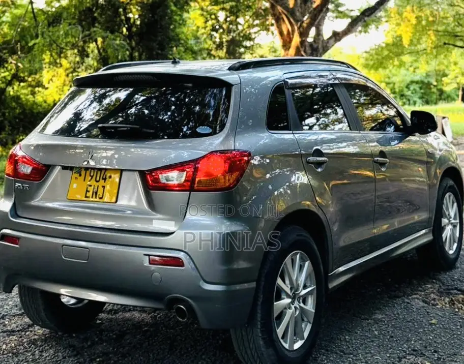 Mitsubishi RVR 2.0 2011 Gray